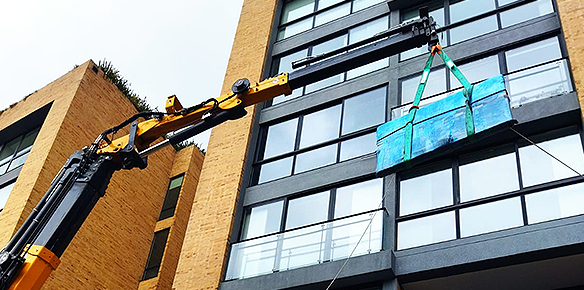 servicio de mudanza con grúa