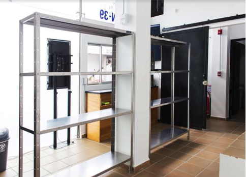 Cocina equipada lista para una nueva marca